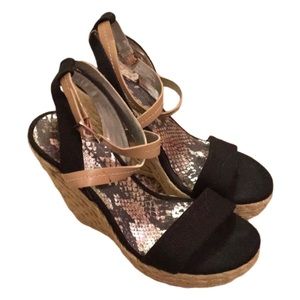 BCBGeneration Black  and Tan Wedge